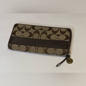 Coach Legacy Wallet Legacy Lining Brown Jaquard Leather Trim with Medallion